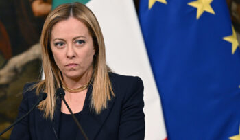 cosi-i-ritardi-sul-pnrr-ci-costano-140-miliardi-di-debito