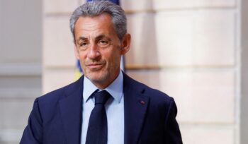 le-particolari-origini-di-nicolas-sarkozy:-figlio-di-immigrati-aristocratici