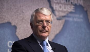 il-mercoledi-nero-del-regno-unito,-john-major-e-la-lettera-mai-inviata-alla-regina