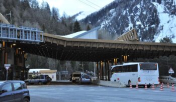 stop-alla-chiusura,-il-traforo-del-monte-bianco-resta-aperto