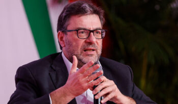 dal-mes-al-debito:-giorgetti-sull’attenti-davanti-all’eurogruppo