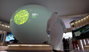 cop28-sotto-attacco,-“ecco-cosa-uscira-dalla-conferenza-sul-clima-di-dubai”