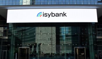 isybank,-intesasanpaolo-comunica-a-2-milioni-di-clienti-il-passaggio-alla-banca-digitale.-chi-sono-e-a-quali-condizioni