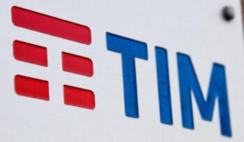 addio-rete-tim:-cosa-cambia-adesso-per-i-clienti