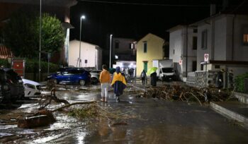 italia-devastata-dal-maltempo:-morti-per-alluvione,-allerte-rosse,-scuole-chiuse.-la-mappa