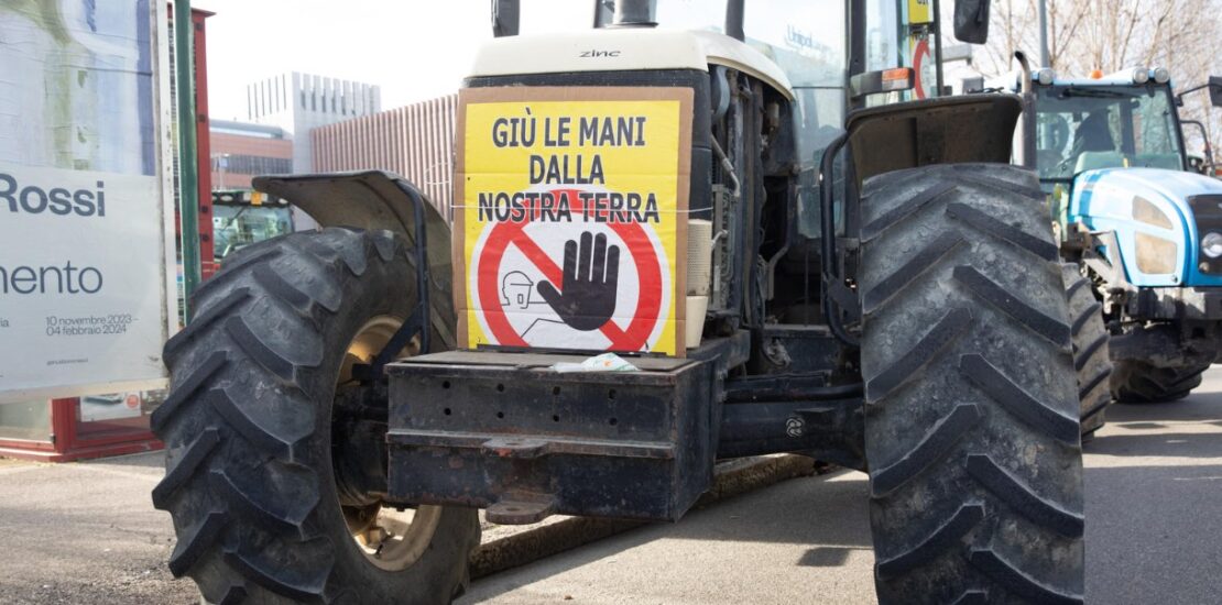 la-protesta-dei-trattori-blocca-l’italia:-da-nord-a-sud-scatta-la-mobilitazione-degli-agricoltori