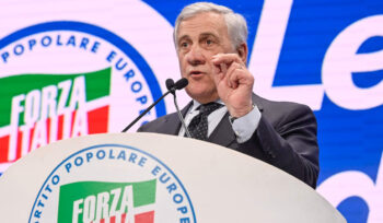 forza-italia-compie-30-anni,-tajani-e-gli-azzurri-celebrano-l’eredita-di-silvio-berlusconi