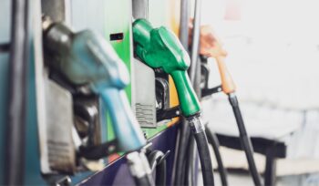 prezzi-benzina-e-diesel-in-aumento,-+40-centesimi:-scatta-la-nuova-ets