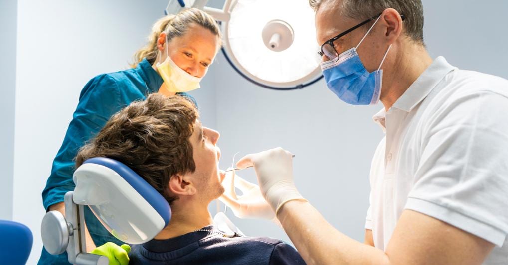 ecco-la-proposta-dei-dentisti-che-va-oltre-la-polizza-sanitaria