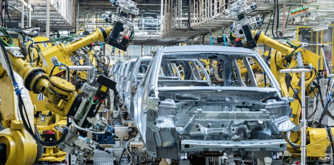 auto,-al-via-la-joint-venture-tra-renault-e-geely-per-la-creazione-di-motori-ibridi