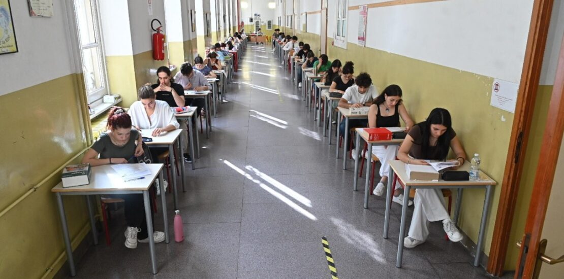 maturita-2024,-protesta-stipendi-bloccati-da-17-anni:-chi-e-costretto-a-lavorare-gratis