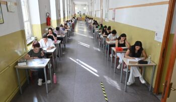 maturita-2024,-protesta-stipendi-bloccati-da-17-anni:-chi-e-costretto-a-lavorare-gratis