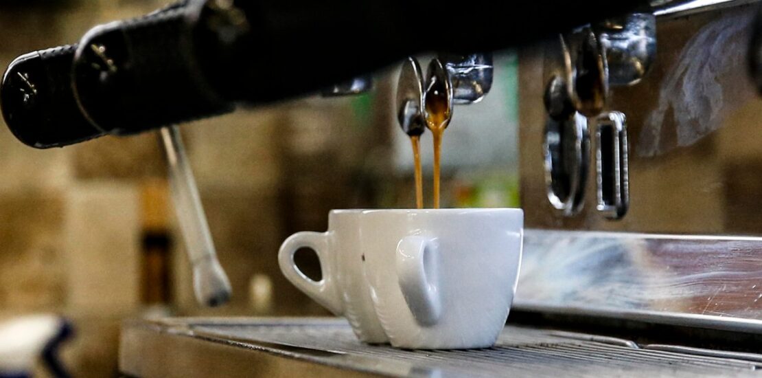 il-prezzo-del-caffe-torna-ai-massimi-a-giugno,-perche-adesso-costa-di-piu