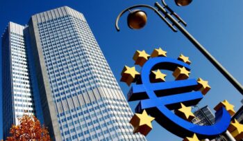 euro-in-calo-dopo-le-elezioni-europee,-si-avvicina-la-parta-con-il-dollaro