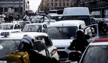 auto,-troppi-veicoli-nelle-citta-e-italiani-sempre-piu-imbottigliati:-le-citta-dove-si-va-piu-piano