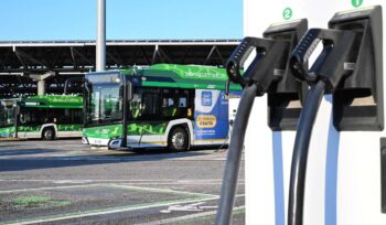 autobus-a-emissioni-zero-entro-il-2030:-milano-si-prepara-a-un-futuro-di-mobilita-elettrica