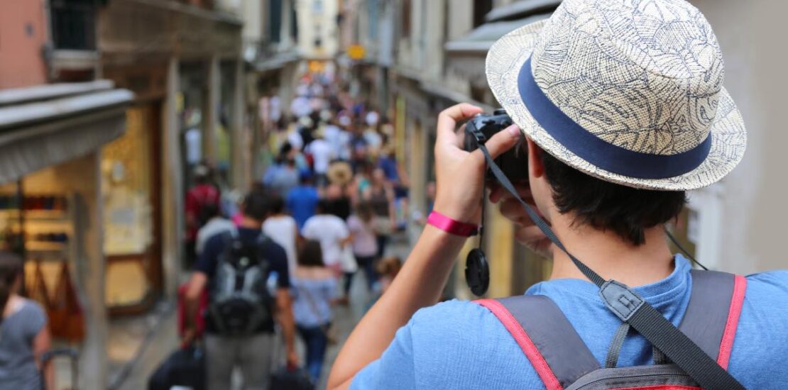 vacanze-estive,-per-gli-italiani-restare-in-italia-e-troppo-caro.-compensano-i-turisti-stranieri