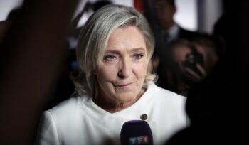 marine-le-pen-indagata-per-finanziamenti-illeciti-alla-campagna-delle-elezioni-in-francia