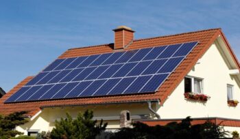 pannelli-fotovoltaici-ancora-in-crescita:-le-province-dove-se-ne-installano-di-piu