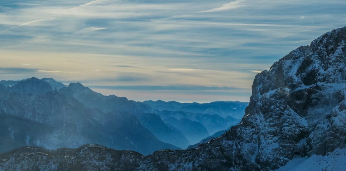 10-rifugi-di-montagna-eco-sostenibili-dove-scappare-dal-caldo