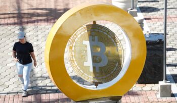 bitcoin-raddoppiati-in-due-anni-in-italia,-giovani-e-donne-usano-i-social-per-investire