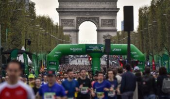 maratona-di-parigi-aperta-a-tutti:-come-partecipare-e-cosa-si-vince