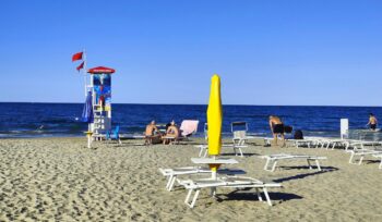 ferragosto,-prenotazioni-in-calo.-per-vacanze-low-cost-ci-si-salva-solo-con-l’early-booking