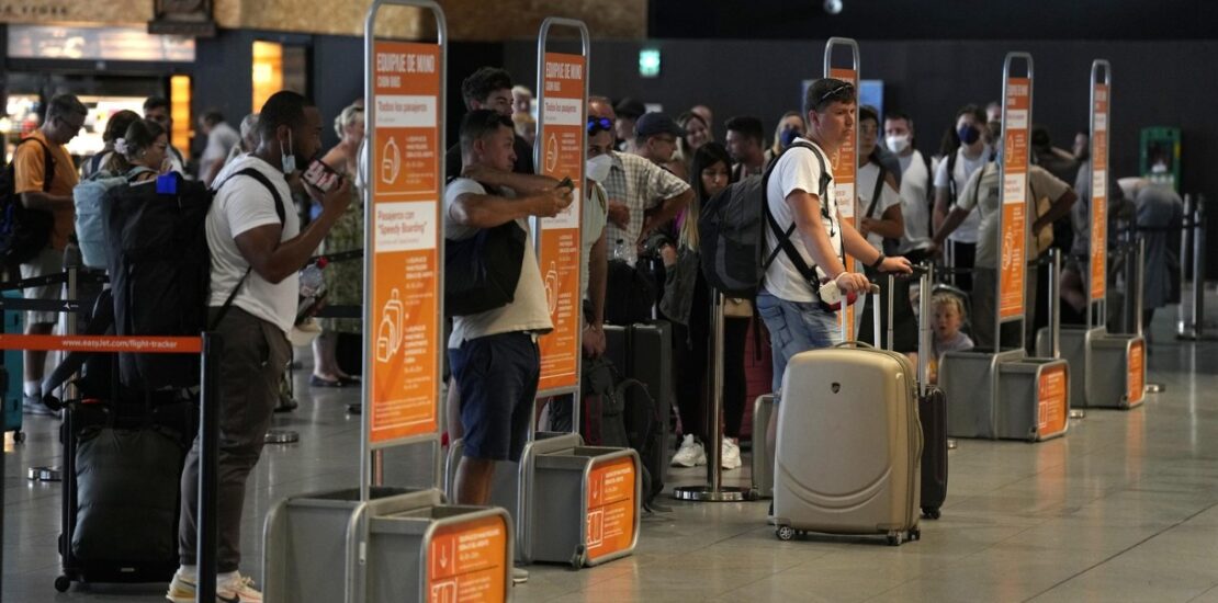 sciopero-easyjet-dal-15-al-17-agosto:-come-verificare-se-il-volo-e-cancellato-e-chiedere-il-rimborso