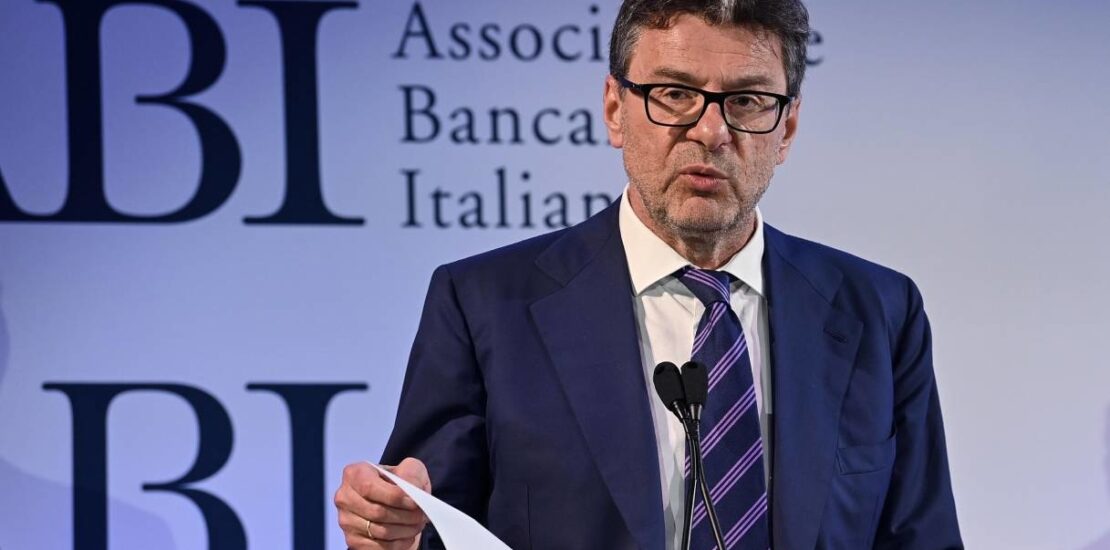 l’italia-non-e-piu-ultima-in-europa-per-conti-pubblici:-nel-2024-il-deficit-si-ridurra-al-3,8%