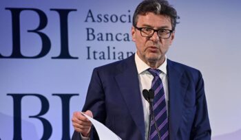 l’italia-non-e-piu-ultima-in-europa-per-conti-pubblici:-nel-2024-il-deficit-si-ridurra-al-3,8%