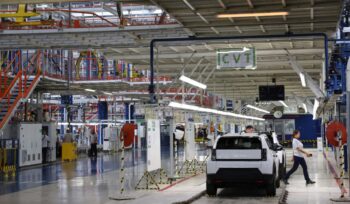 brusco-calo-del-mercato-dell’auto-in-italia-a-settembre-2024,-stellantis-accusa-il-colpo