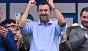 salvini-a-pontida-attacca-le-banche.-autonomia-differenziata?-non-si-torna-indietro