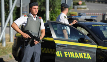 concorso-guardia-di-finanza-2004-per-1.634-allievi,-c’e-il-bando:-requisiti,-eta,-punteggi