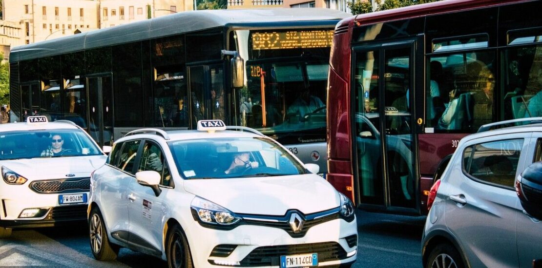 taxi-e-ncc,-la-residenza-non-puo-essere-un-requisito-per-lavorare:-la-sentenza