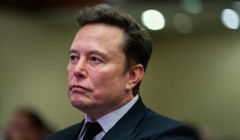 elon-musk-supera-i-400-miliardi-di-ricchezza-personale,-e-il-primo-al-mondo-a-riuscirci